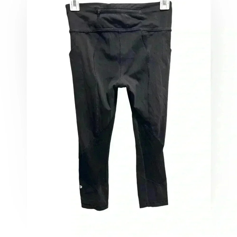LULULEMON BLACK CAPRI LEGGINGS WITH POCKETS